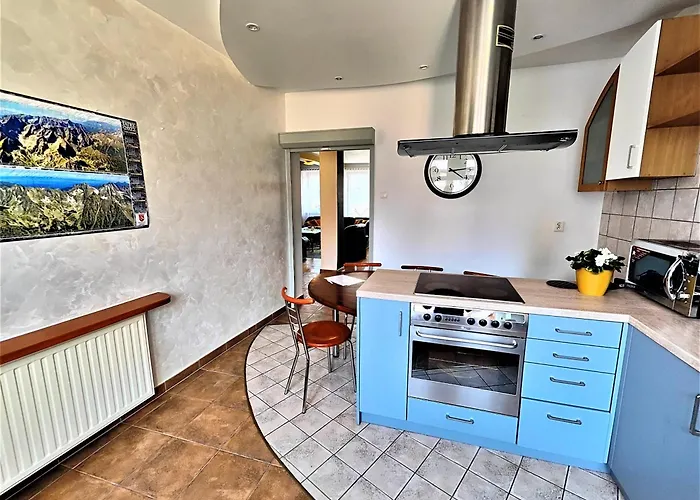 Centrum Dwupoziomowy - 120 M2, 50 M Od Rynku, Parking